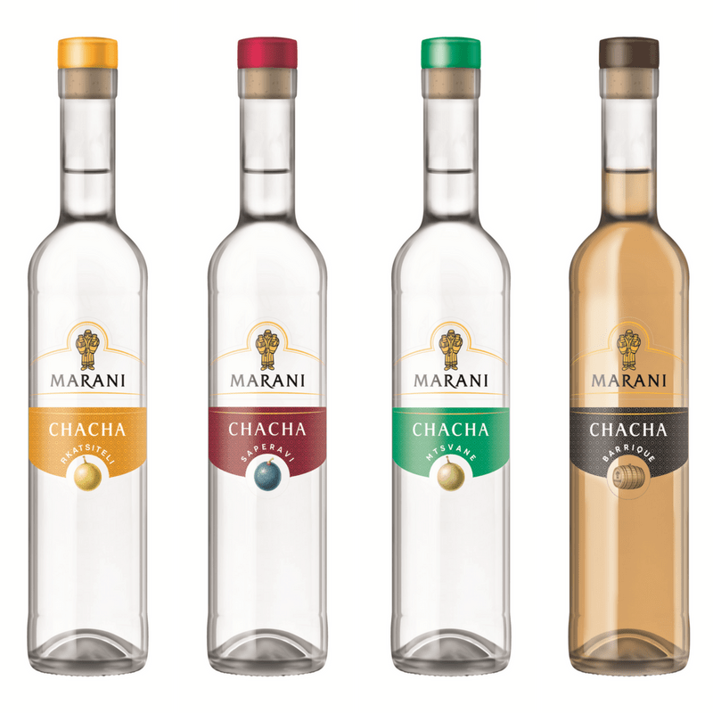 Gruzínská chacha Marani ve čtyřech variantách s barevnými uzávěry, tradiční gruzínský alkohol z Gruzie