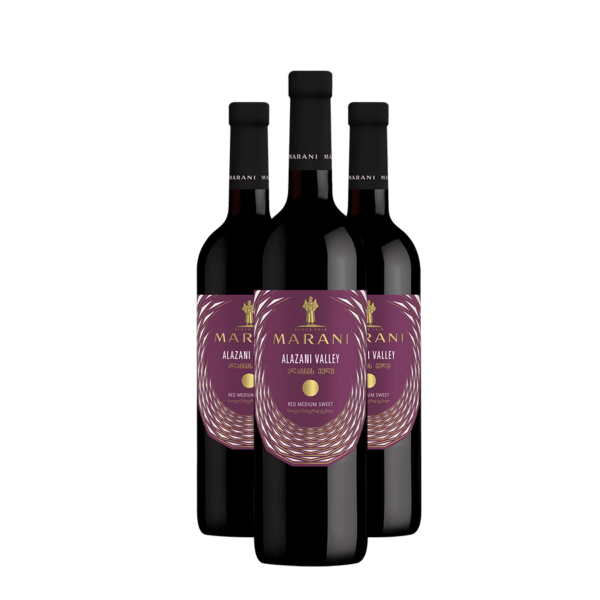 Gruzínské červené víno Marani Alazani Valley v lahvích, sladké z oblasti Gruzie s bohatou chutí a aroma