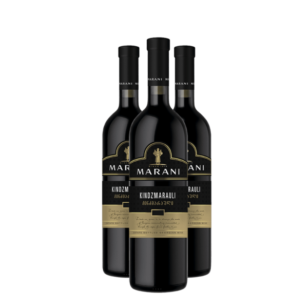 Gruzínské červené víno Kindzmarauli Marani v lahvích, tradiční produkt z Gruzie pro milovníky vína