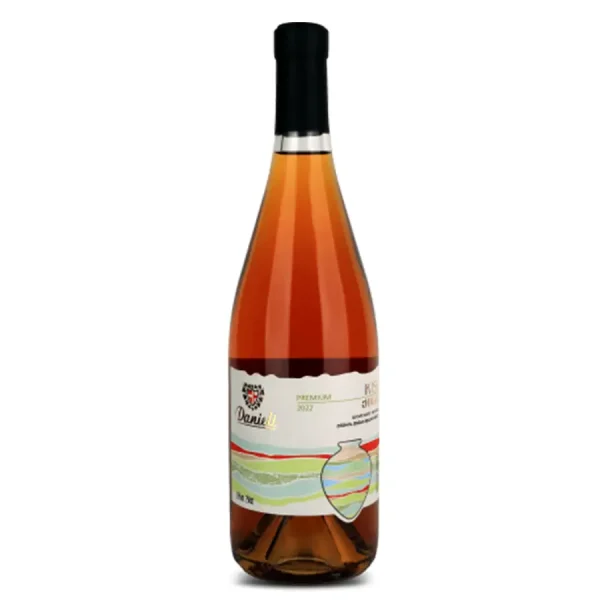 Oranžové víno Kisi Kvevri zaujme jantarovým odstínem a bohatým aromatem. Ve vůni lze najít med, sušené meruňky, hrušky, kdoule, jablka a jemné vanilkové tóny. V chuti je lehce krémové, s vyváženými tříslovinami, středním obsahem alkoholu a dlouhotrvající dochutí sušeného ovoce s medovými akcenty.