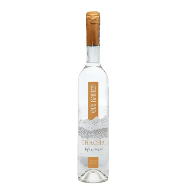 Gruzínská tradiční chacha Old Kakheti v průhledné lahvi s horským motivem a zlatým uzávěrem, 500 ml 45% alkoholu