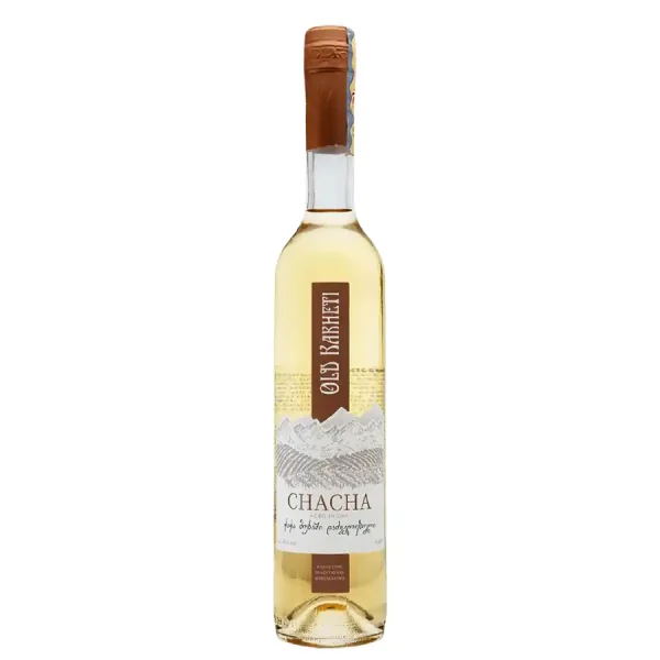 Gruzínská chacha Old Kakheti tradiční lihovina z Gruzie s jemnou dubovou chutí v lahvi 500 ml, 45% alkoholu